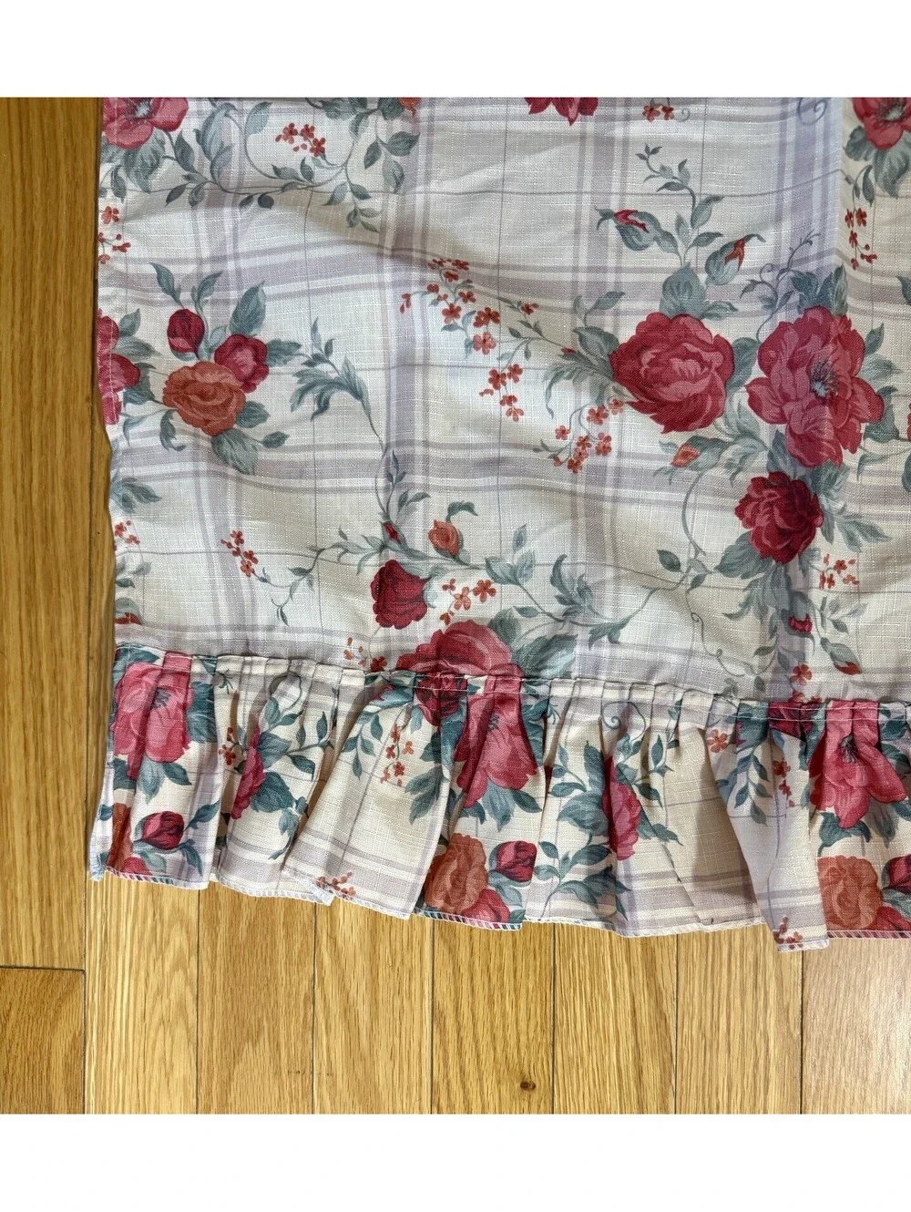 Vintage 1990s Curtain Valance Rose Chintz Plaid Ruffled, 29x33.5”